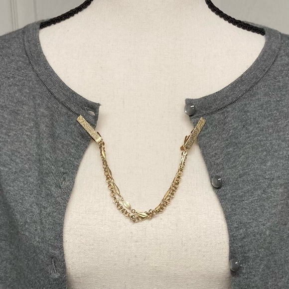 EUC Vintage 1960s Sweater/Scarf Clip Guard. Gold Tone Double Chain.
PAT. 2853764 - Picture 9 of 14